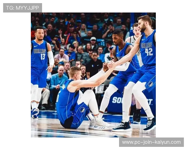 东契奇背身脚步变化细致,达拉斯持续保持得分 东契奇背身脚步变化细致,达拉斯持续保持得分