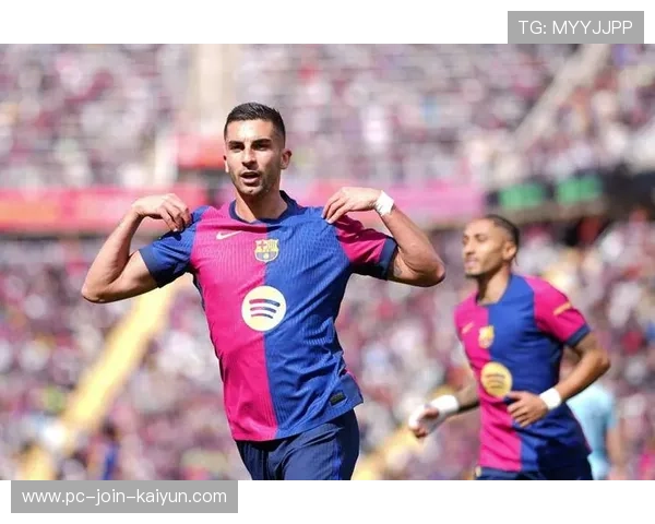 费兰托雷斯与队友默契撞墙完美打穿中路:极致协同的背后力量 费兰托雷斯与队友默契撞墙完美打穿中路:极致协同的背后力量